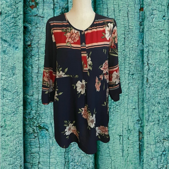 Anthropologie Fig and Flower long Tunic blouse floral size medium front pockets - Picture 14 of 16